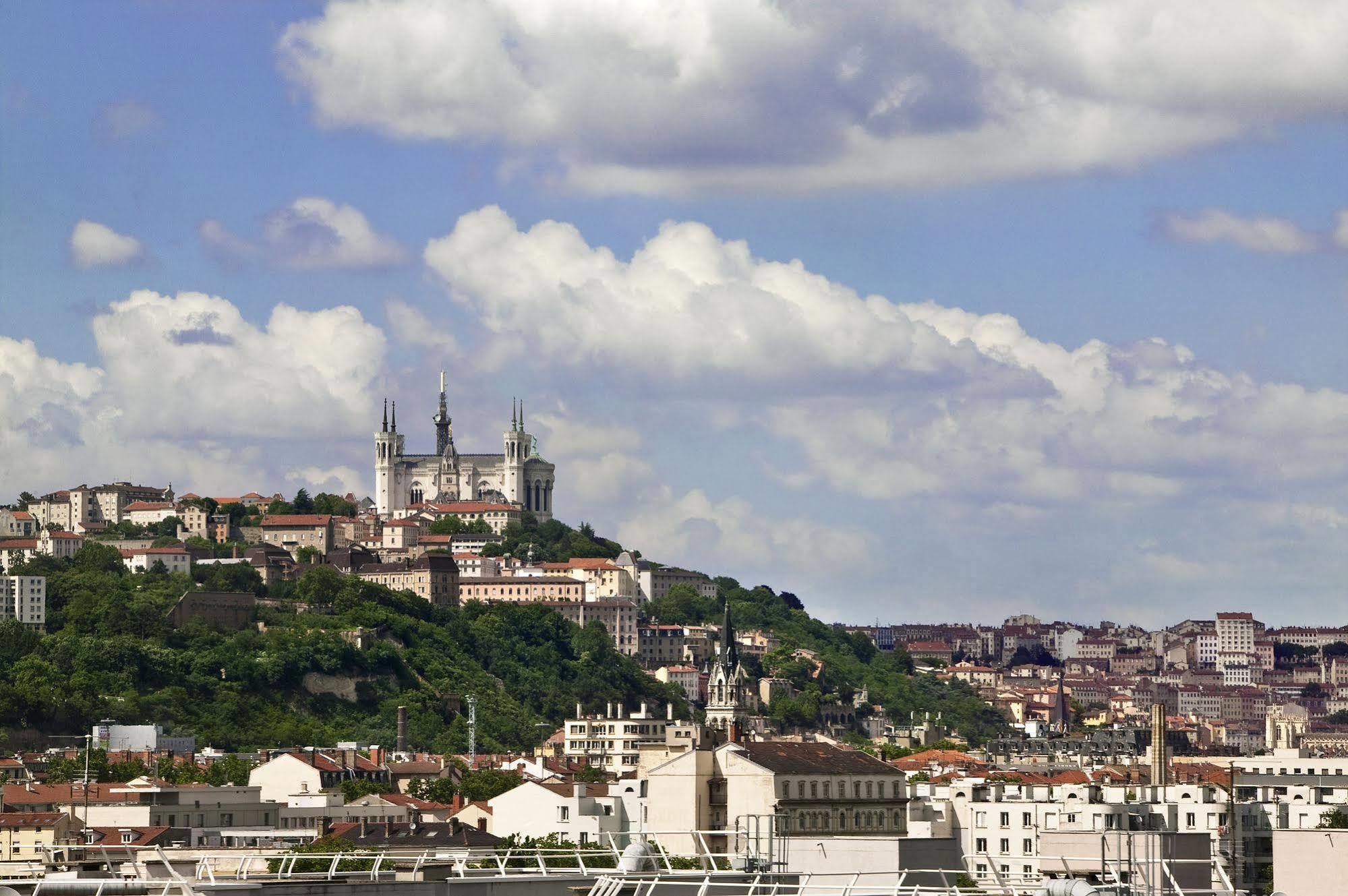 Ibis Budget Lyon Gerland Exterior foto